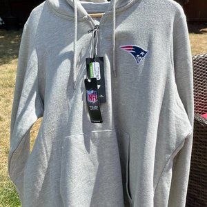 New England Patriot's Plus Size Zip Up Front Pocket Hooded Sweatshirt - Size XXL